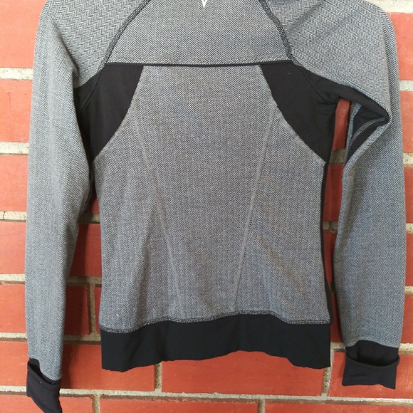 Ivivva by lululemon athletics jacket sz 10 nice - Picture 8 of 8